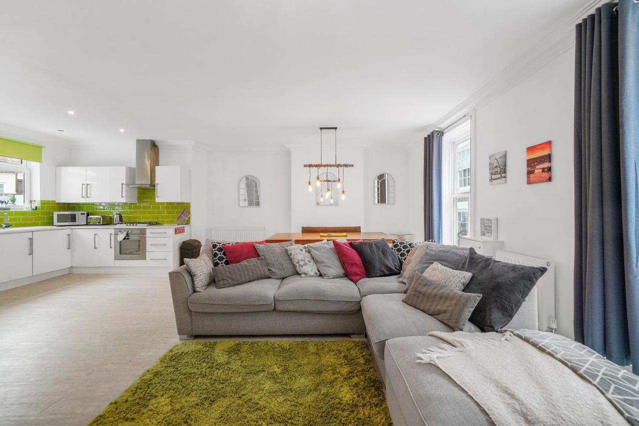 30 Percent Off! The Central Whitby Gem - 4 Bedrooms المظهر الخارجي الصورة