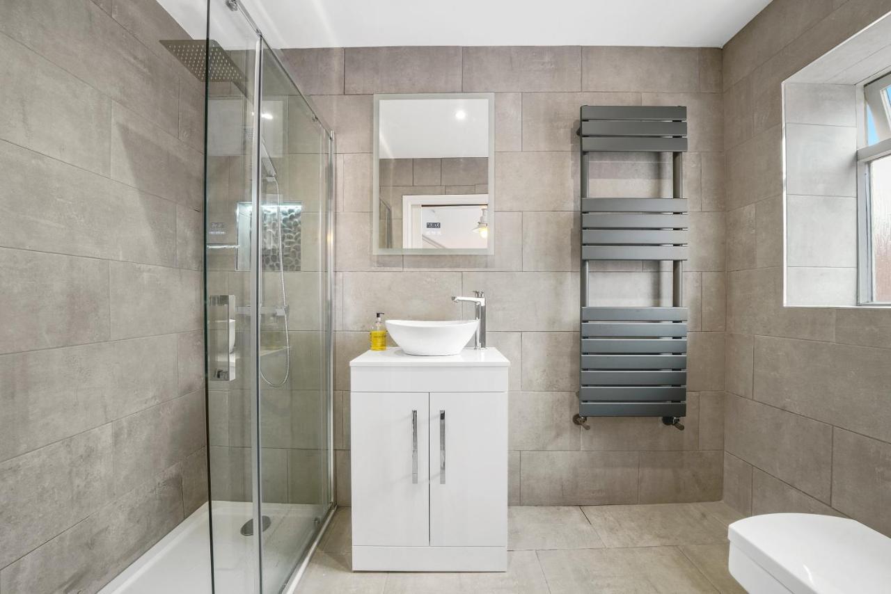 30 Percent Off! The Central Whitby Gem - 4 Bedrooms المظهر الخارجي الصورة