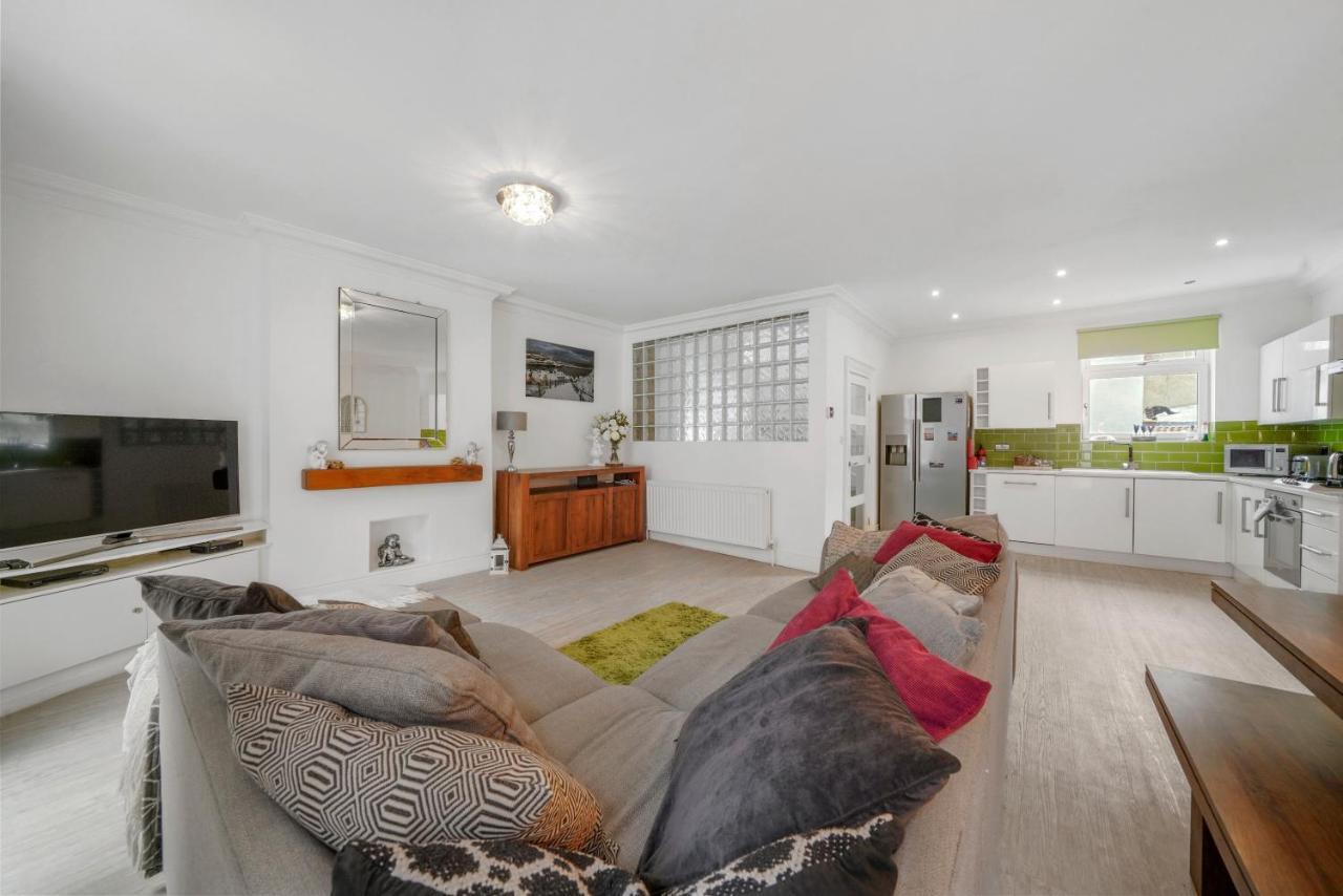 30 Percent Off! The Central Whitby Gem - 4 Bedrooms المظهر الخارجي الصورة